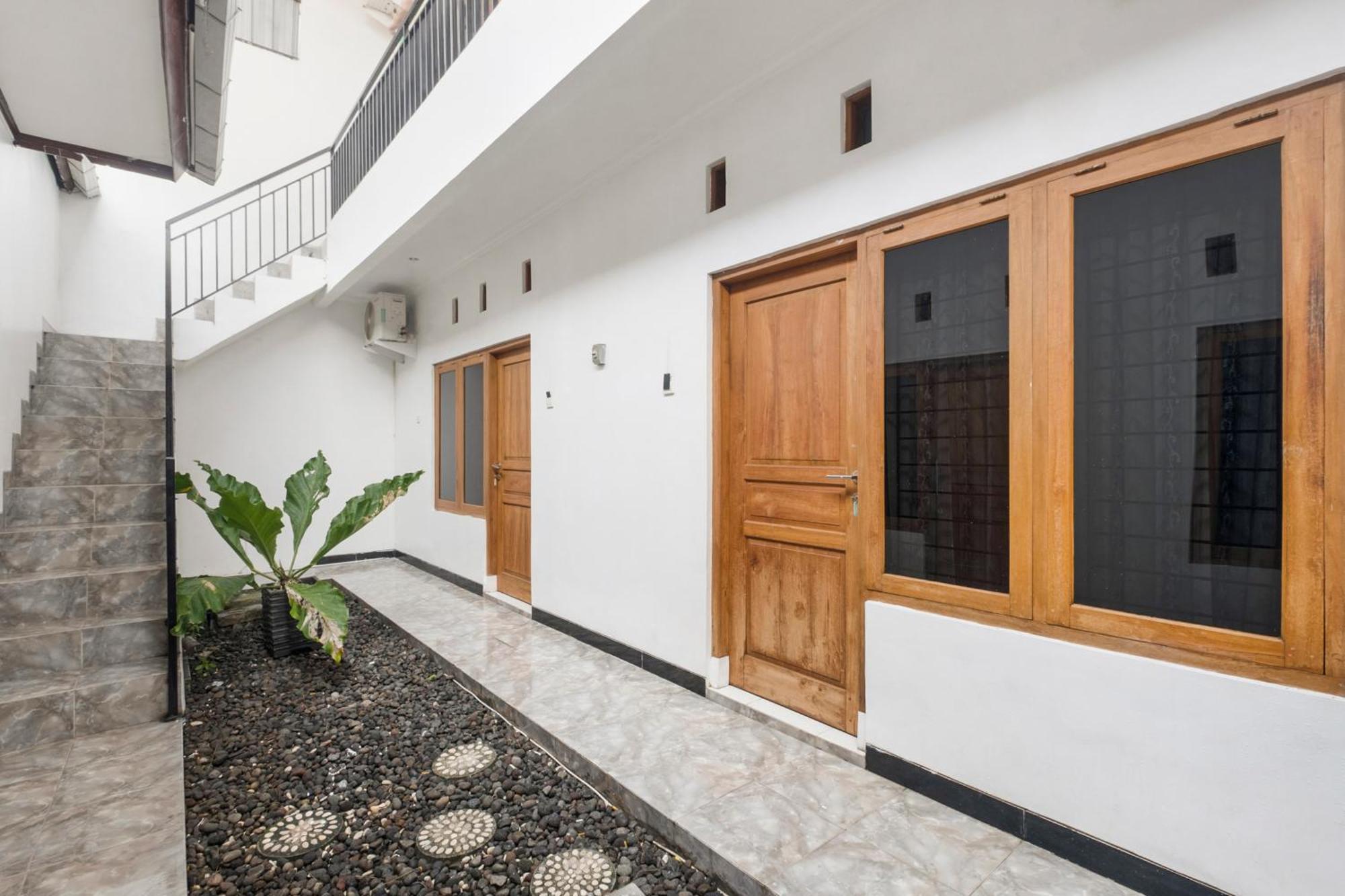 Hotel Oyo 3267 Omah Suryo Yogyakarta Esterno foto
